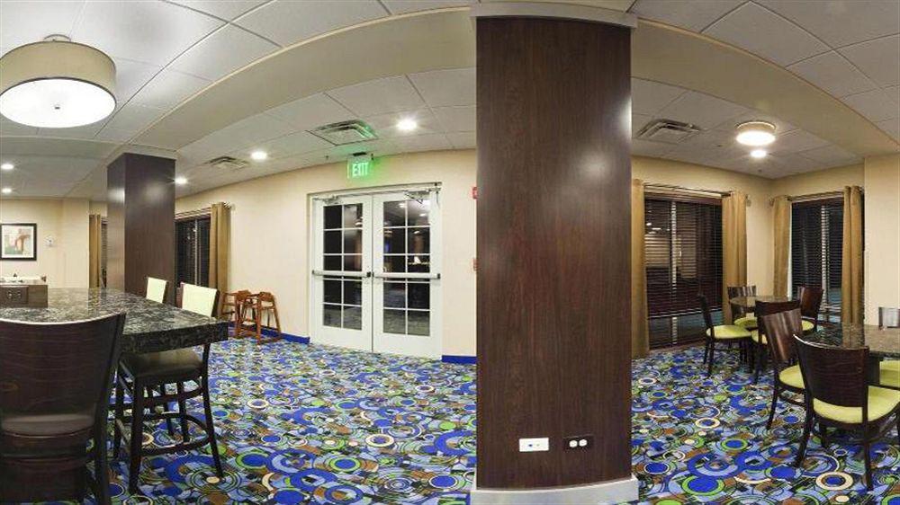 Holiday Inn Express Hotel & Suites Atlanta Airport West - Camp Creek By Ihg Екстер'єр фото