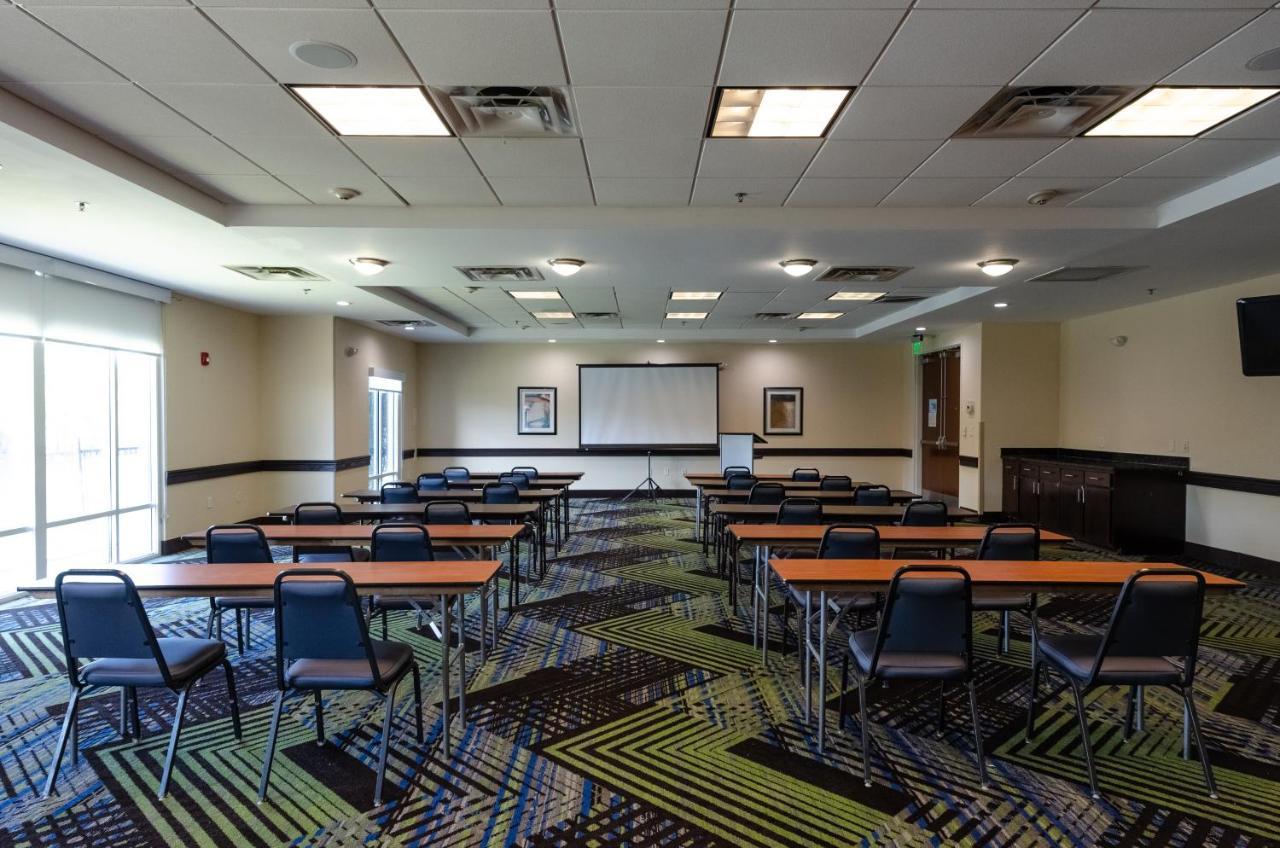 Holiday Inn Express Hotel & Suites Atlanta Airport West - Camp Creek By Ihg Екстер'єр фото