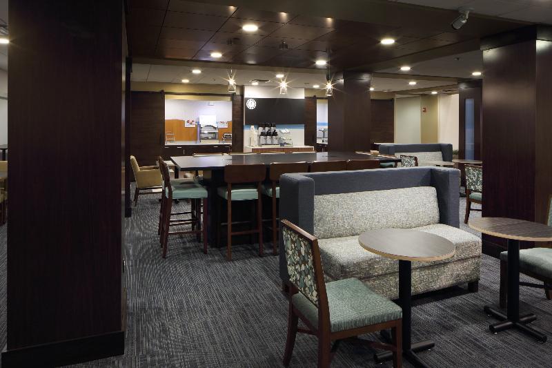 Holiday Inn Express Hotel & Suites Atlanta Airport West - Camp Creek By Ihg Екстер'єр фото
